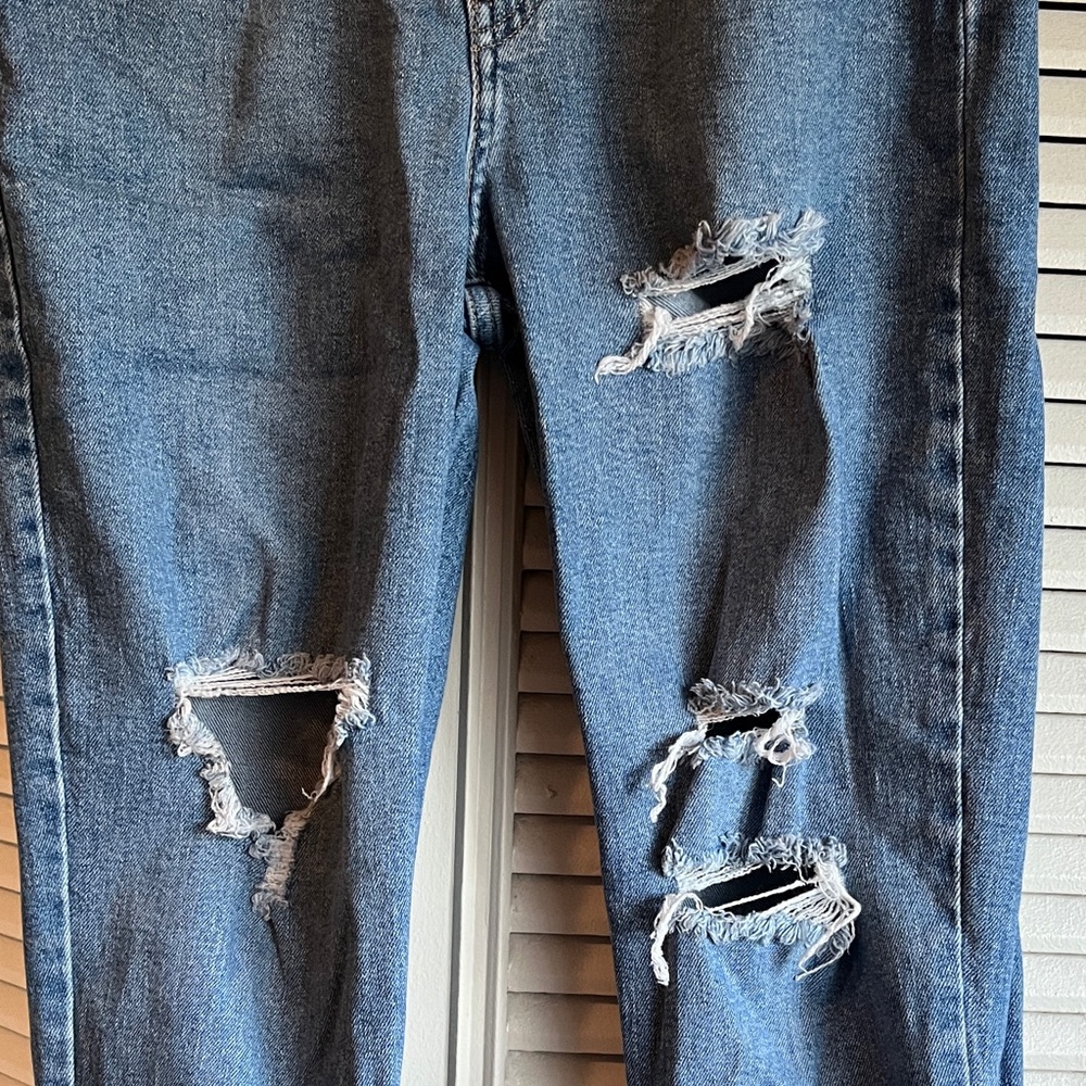 Levi's Distressed Ankle Jeans in Blue - Picture 5 of 7